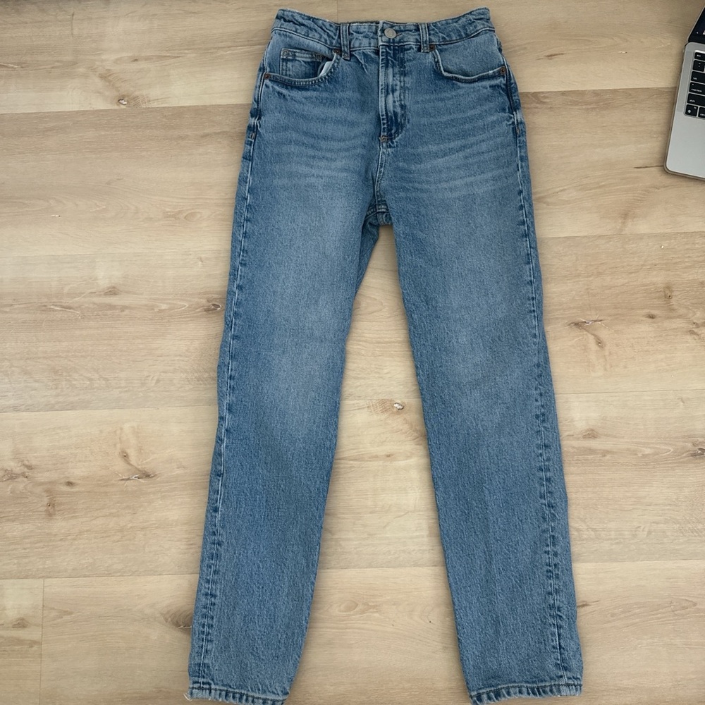 Zara High-Waisted Straight Jean